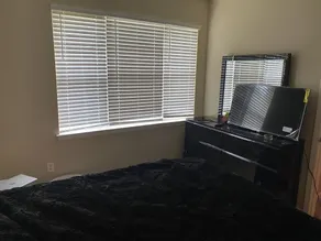 Cozy Two Bedroom Apartment W/ Balcony - Image 2