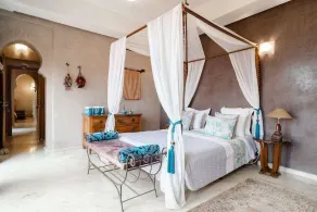 Set beside an olive grove the poolside villa is 12 mn away from Marrakech by car - Image 4