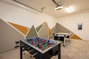 Modern family home with game room, at the Runnning Y Resort. - Image 2