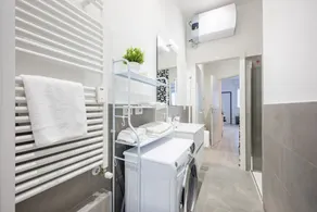 Comfortable studio apartment located on the mezzanine floor of a four-storey building, equipped with a lift (not necessary to enter the apartment). At the independent entrance, there are 4 steps.In 36 m2 of space, it accommodates 2 people.Near the Piccol - Image 2