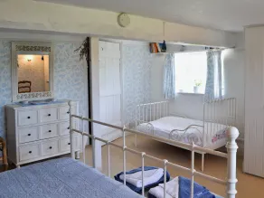 2 bedroom accommodation in Wellow, near Yarmouth - Image 5