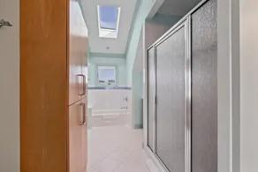 The Island House - Image 3