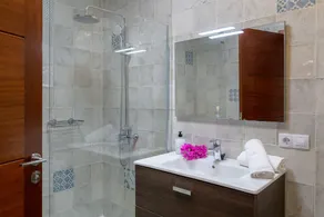Villa Papillon is a fabulous 4 bedroom, 4 bathroom villa with seaviews. - Image 3