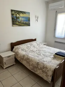 Jolie maison moderne à la périphérie d'un village bien équipé, climatisée. - Image 4