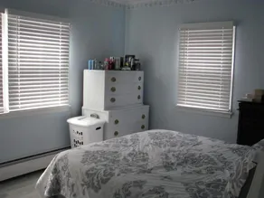 3rd from the beach!! Super Cute Bungalow!! - Image 5
