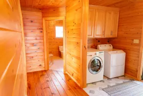 Executive style family cottage on the water - Image 2