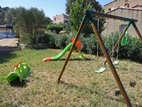 🏡 Renovated Family Home with Garden & Beach 10 min Walk - Image 4