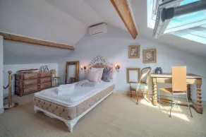 Belle Maison Début de Siècle Classée 4 Étoiles Proche de Cannes - Image 3