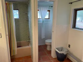 Cabin on Woodbury Pond - Image 3