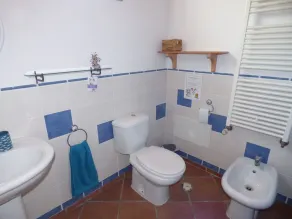 2 bedroom house with beautiful views, parking, garden and pool. - Image 3