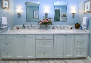 Luxury Waterfront Home - Image 3