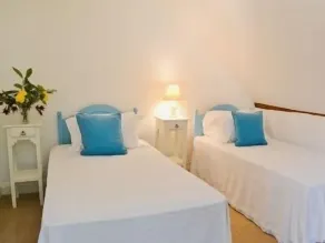 Priory Barn - ideal for large family groups. Sleeps 8/9 adults plus 3 children - Image 4