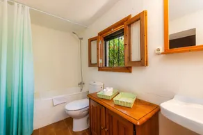 Finca 'Can Hostalet' com terraço privado, Wi-Fi e ar condicionado - Image 2