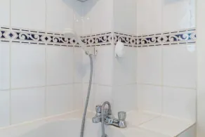 KING Bed W/Kitchen near Rushden Lakes Free Parking - Image 4