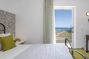Beachfront Villa Alexandra - Image 4