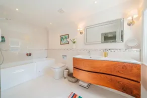 Spacious family retreat with large garden and wild ponies - Image 3