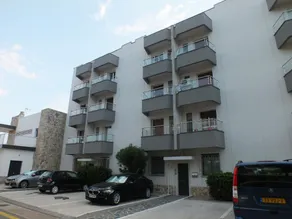 Beautiful renovated apartment for 4 with private parking in Roses - Image 5