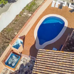 Villa mit 2 Häusern zusammen auf der gleichen Parzelle 300m vom Strand entfernt - Image 3