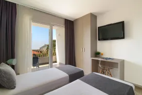 Marula Apartments - 5 min walk to beach, supermarkets, restaurants - balcony, parking & bicycles - Image 5