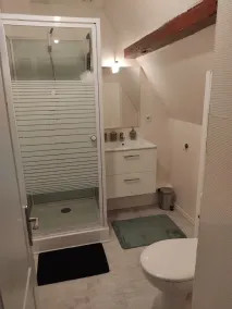 quiet 1st floor apartment - Image 2