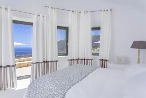 5 bedroom luxury villa with pool and sea views - Image 3