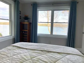 Waterfront Cottage - Image 5