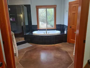 Modern Farmhouse (Lower Floor only) with Hot Tub and Games Room - Image 2