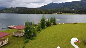 Modern apartment on the shore of Lake Colibița - Image 5