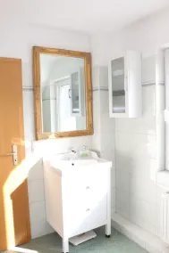 200 m vom Yachthafen Entfernt Ansprechendes 5 Zi. Ferienhaus mit 3 Schlafzimmern - Image 2