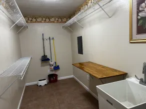Spacious home/outdoor area minutes from Amazon Center, LSU, SU, downtown & mall - Image 5