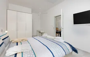 Stunning home in Zestilac - Image 3