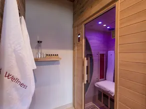 Van's Place, Luxury Apartment - Image 2