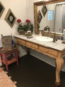 GETAWAY FOR COUPLES WITH HOT TUB IN SMALL TOWN EAST TEXAS - Image 3
