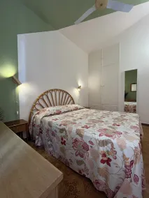 Elegant House with garden 100mt from the free beach - Image 2