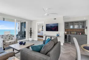 Modern Condo Steps from the Private Beach with Amazing Views - Image 4