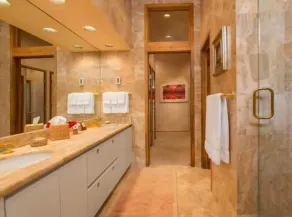 Penthouse with Panoramic Views of Vail Mountain and the Gore Range - Image 2