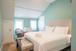 Full Renovation Amazing Spot with Views - Image 5