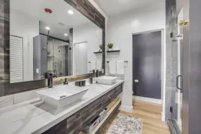 Luxury Cabin Getaway - Image 3
