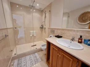 Fantastic 3-Bed House in Marbella perfect location - Image 2