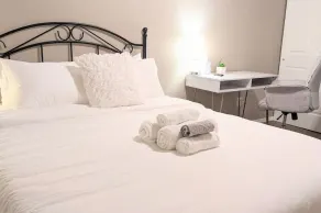 Beautiful Midtown Apartment - Image 4