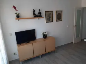FIRST LINE SEA APARTMENT - Image 2