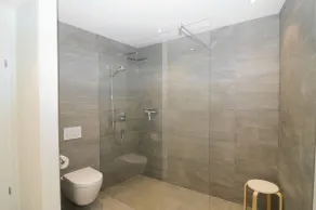 Elegante, casa de férias recém-construído - Image 3