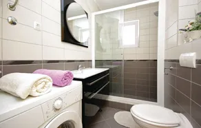 Apartment Orange - Image 2
