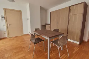 Apartment in an apartment complex - Image 5