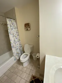 Duplex/Side A  Family Friendly/Renovated. 1 & 1/2 blocks to beach. 6 beach tags - Image 5
