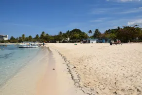 1 Bedroom resort apartment,  swimming pool, laundrate, kitchen - Image 3