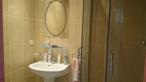 Stor oberoende studio i privat villa med trädgård, pool, jacuzzi - Image 2