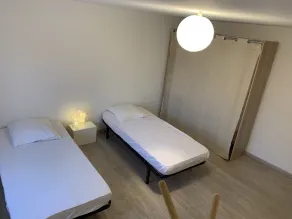 Maison Avec Beaucoup de Charme Dans un Petit Village Paisible - Image 2