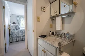 Located in the Luxurious Pine Manor Estates! - Image 3