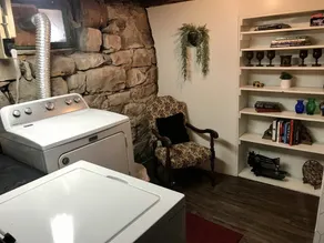 Charming Centennial Cottage-Downtown! - Image 3